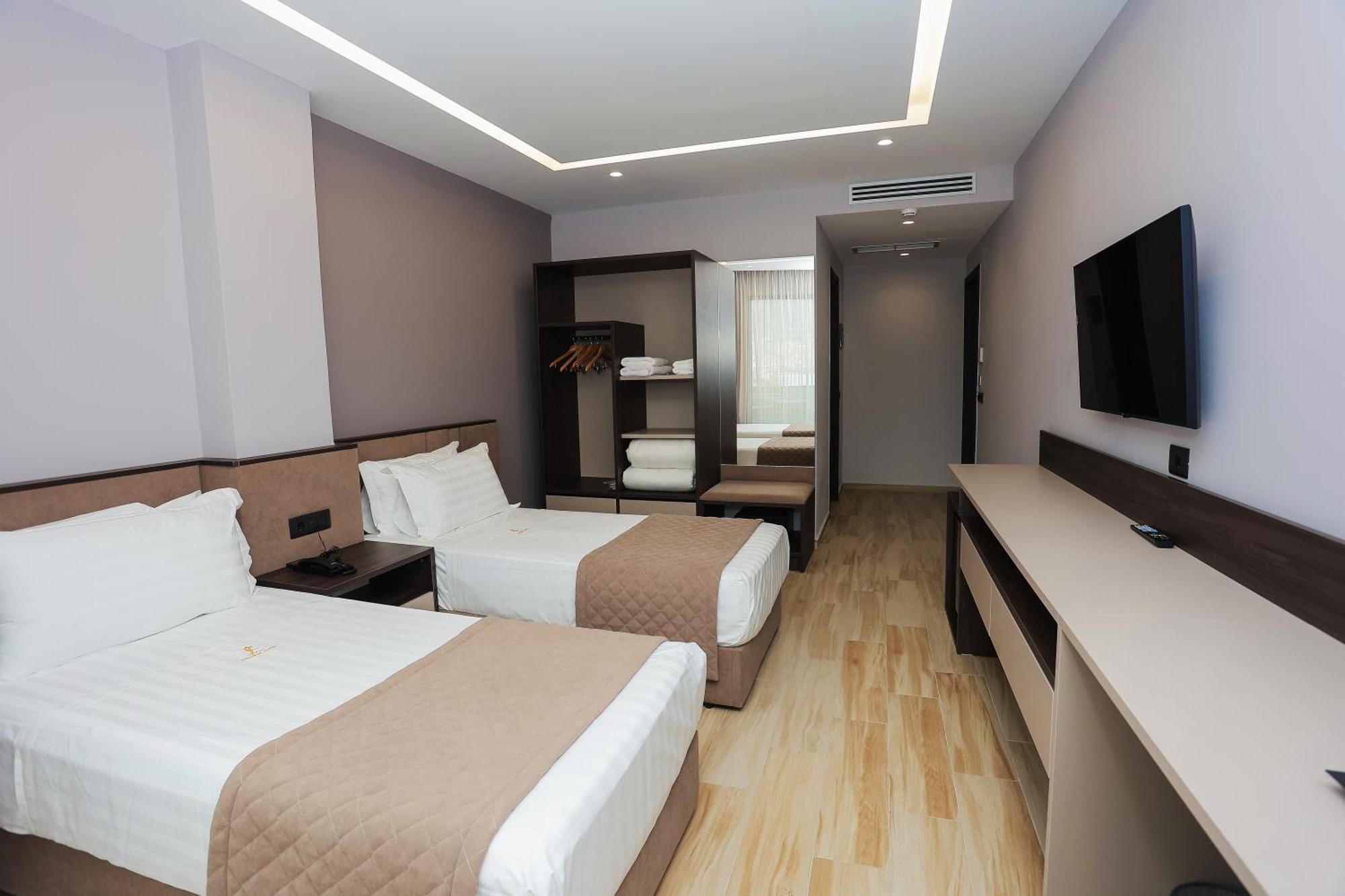 Joelle Premium Hotel Sarandë 外观 照片