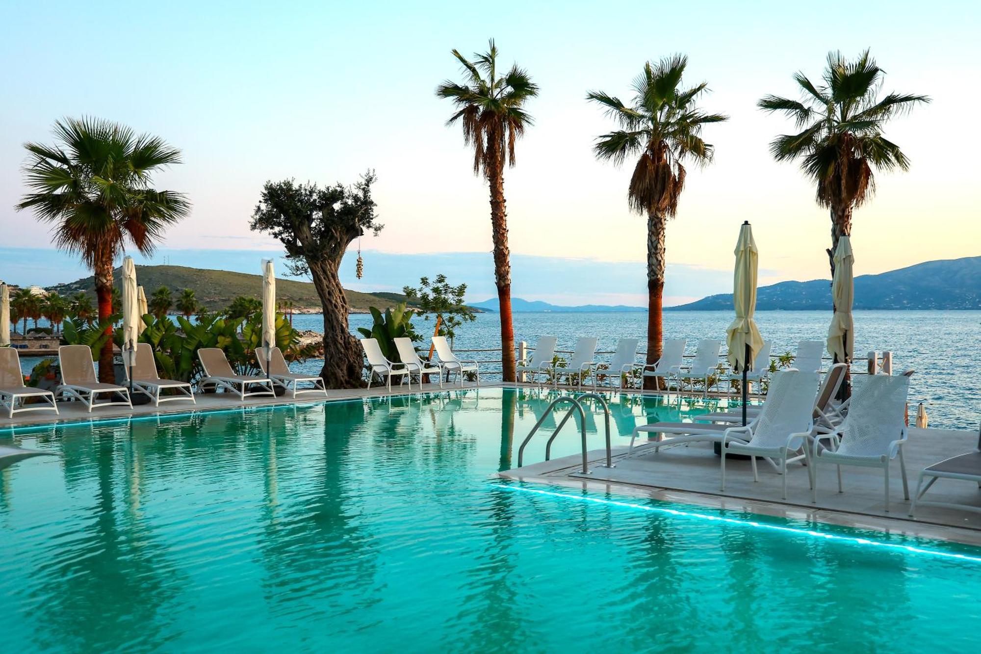 Joelle Premium Hotel Sarandë 外观 照片