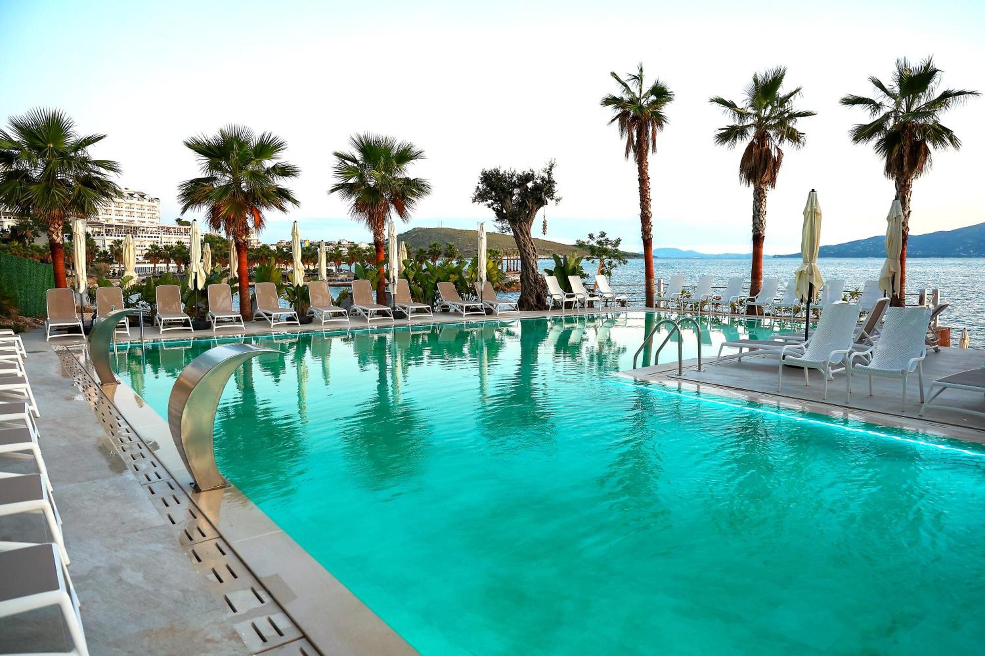 Joelle Premium Hotel Sarandë 外观 照片